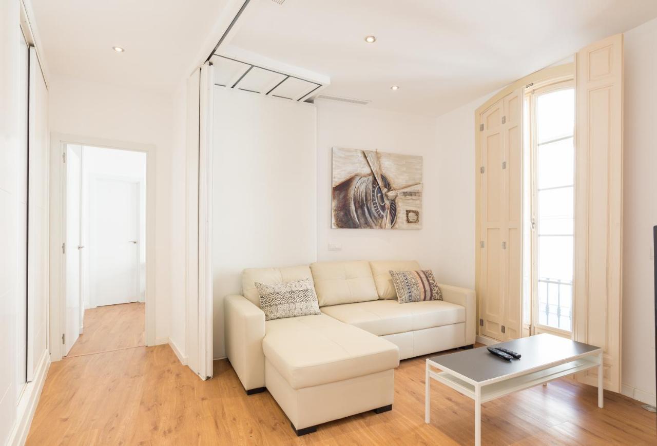 Urbe10 Plaza De La Constitucion 1 Bedroom Apartment Málaga Buitenkant foto